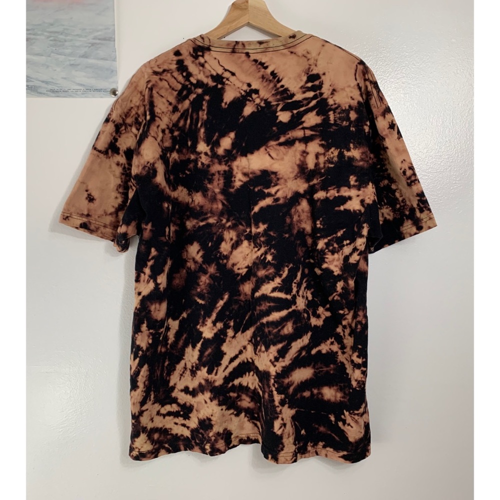 T-shirt - Picture 2 of 3